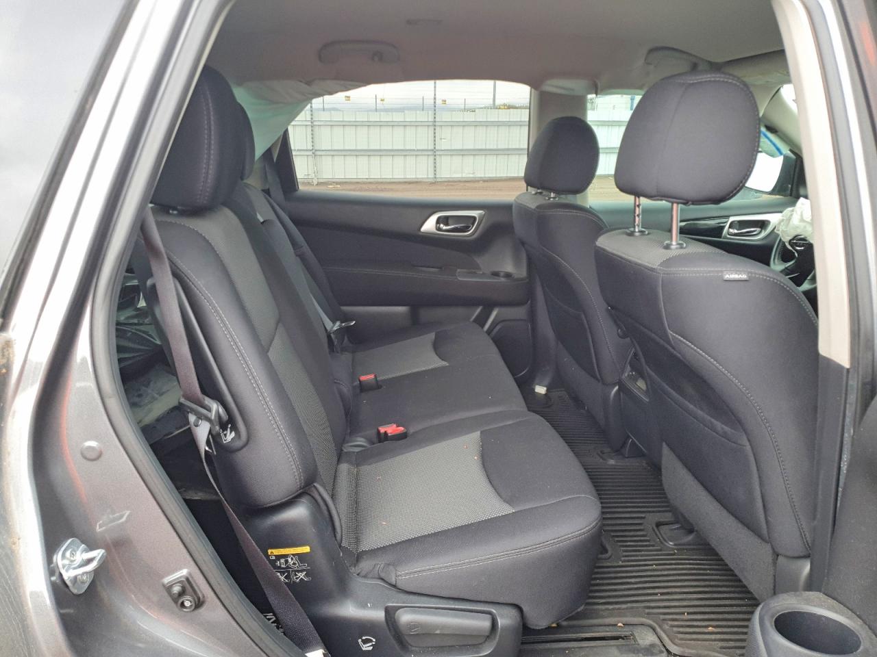 Nissan Pathfinder Sv