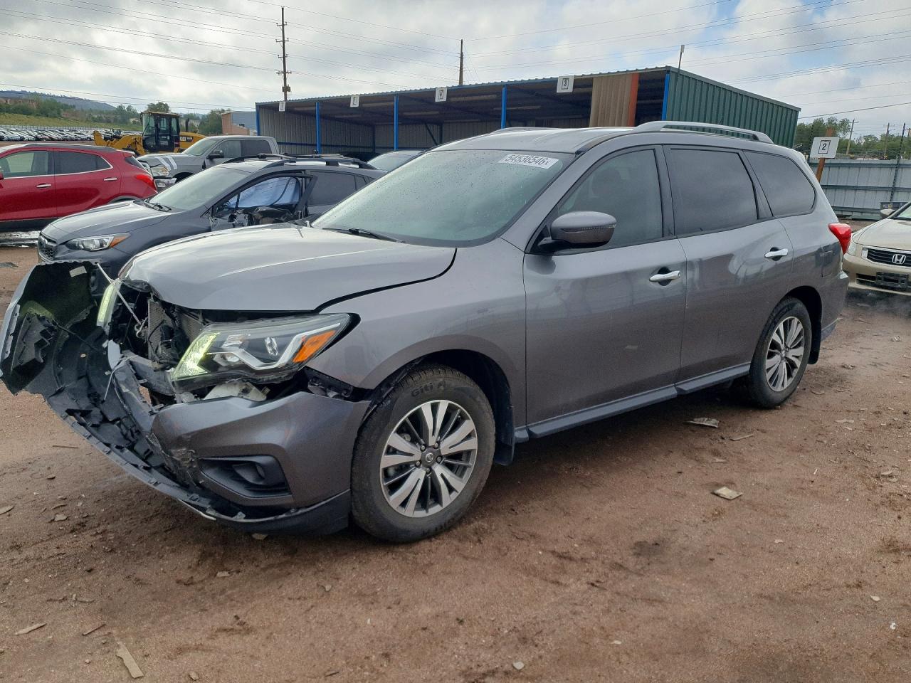 Salvage Nissan Pathfinder Image