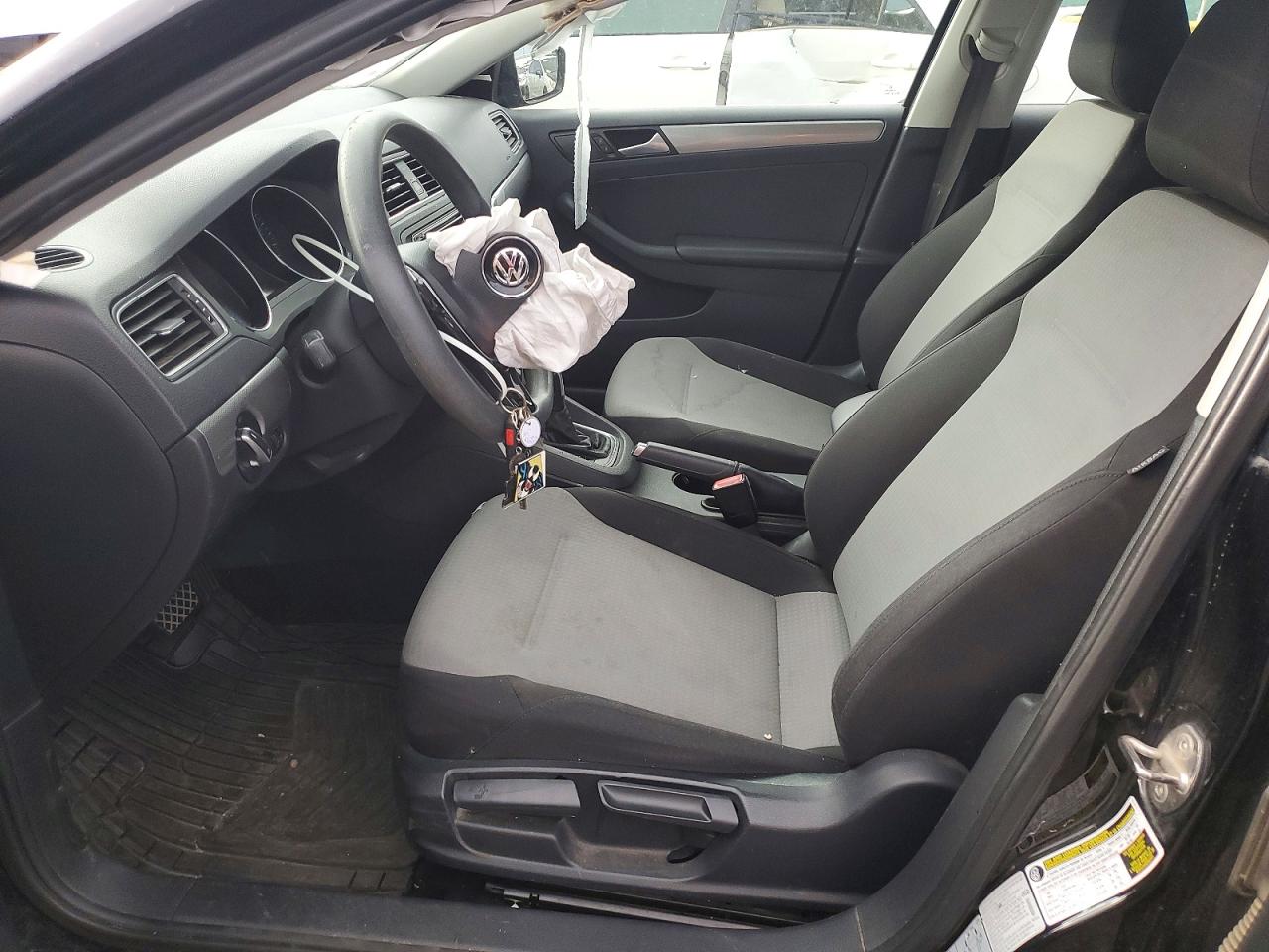 Volkswagen Jetta S