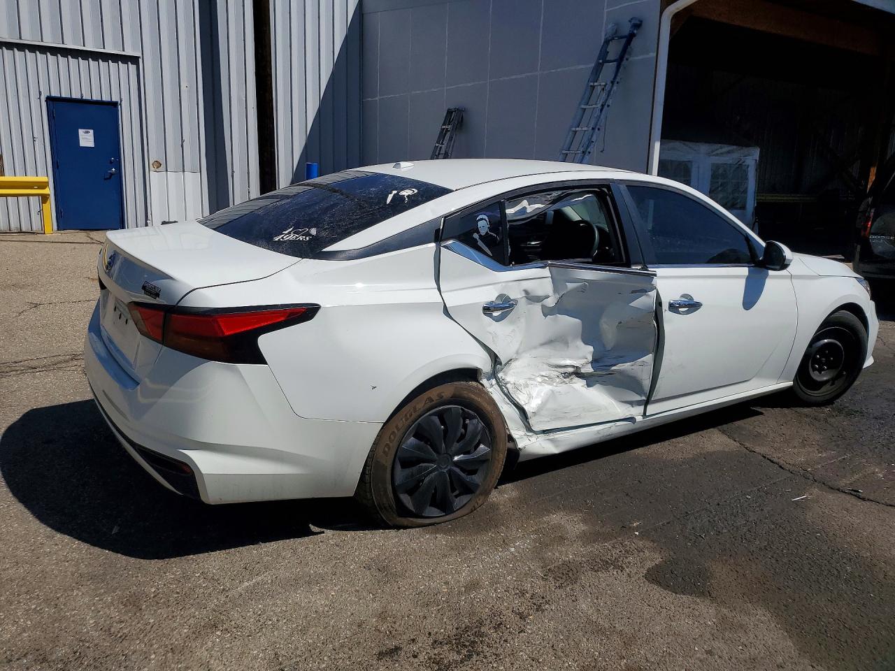 Nissan Altima S