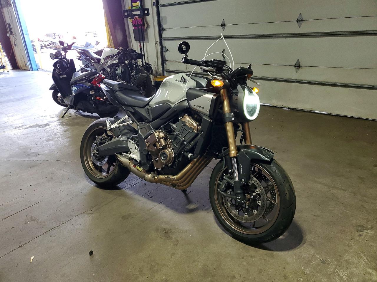 Salvage Honda Cb Cycle Image