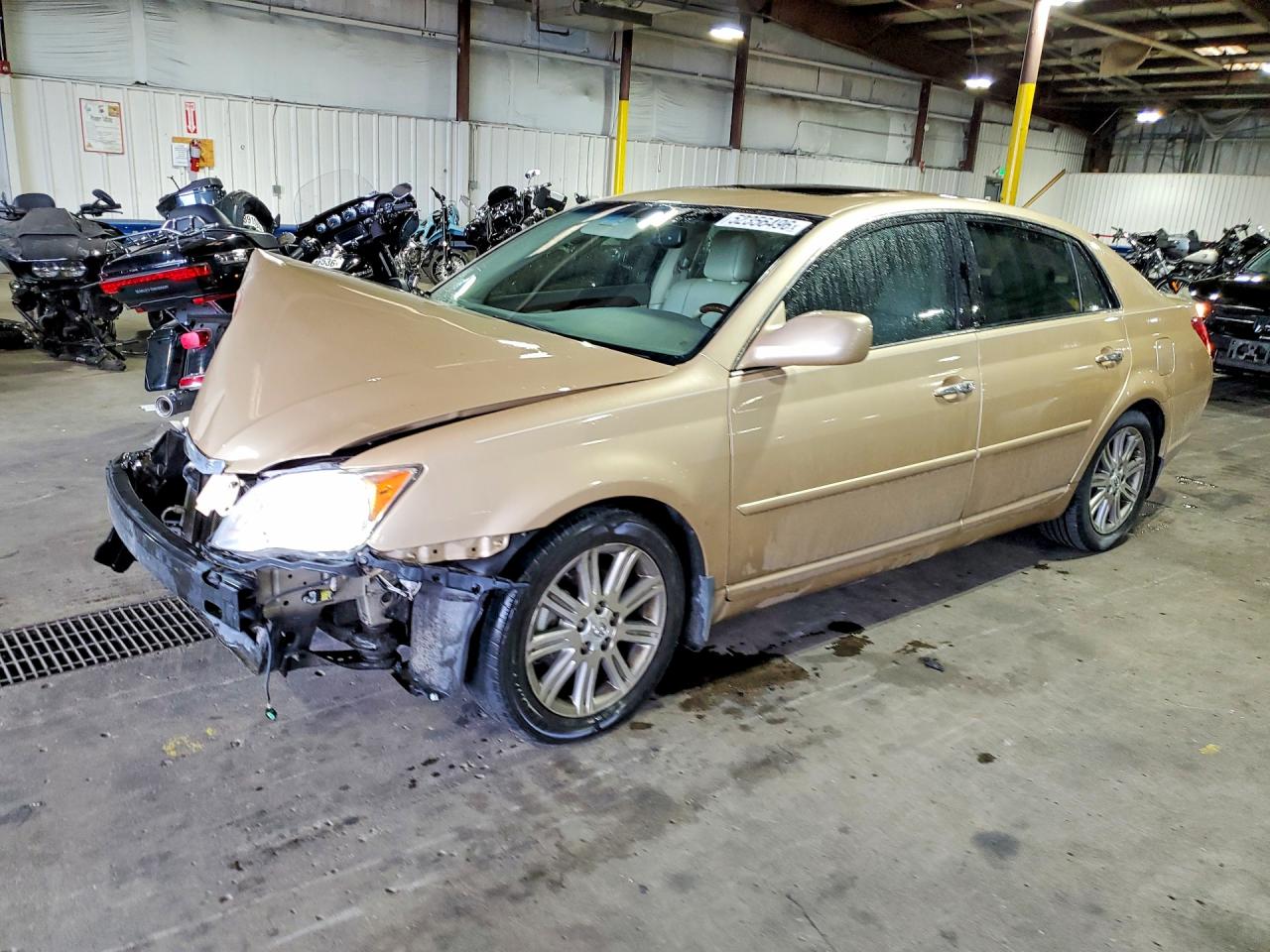 Salvage Toyota Avalon Image