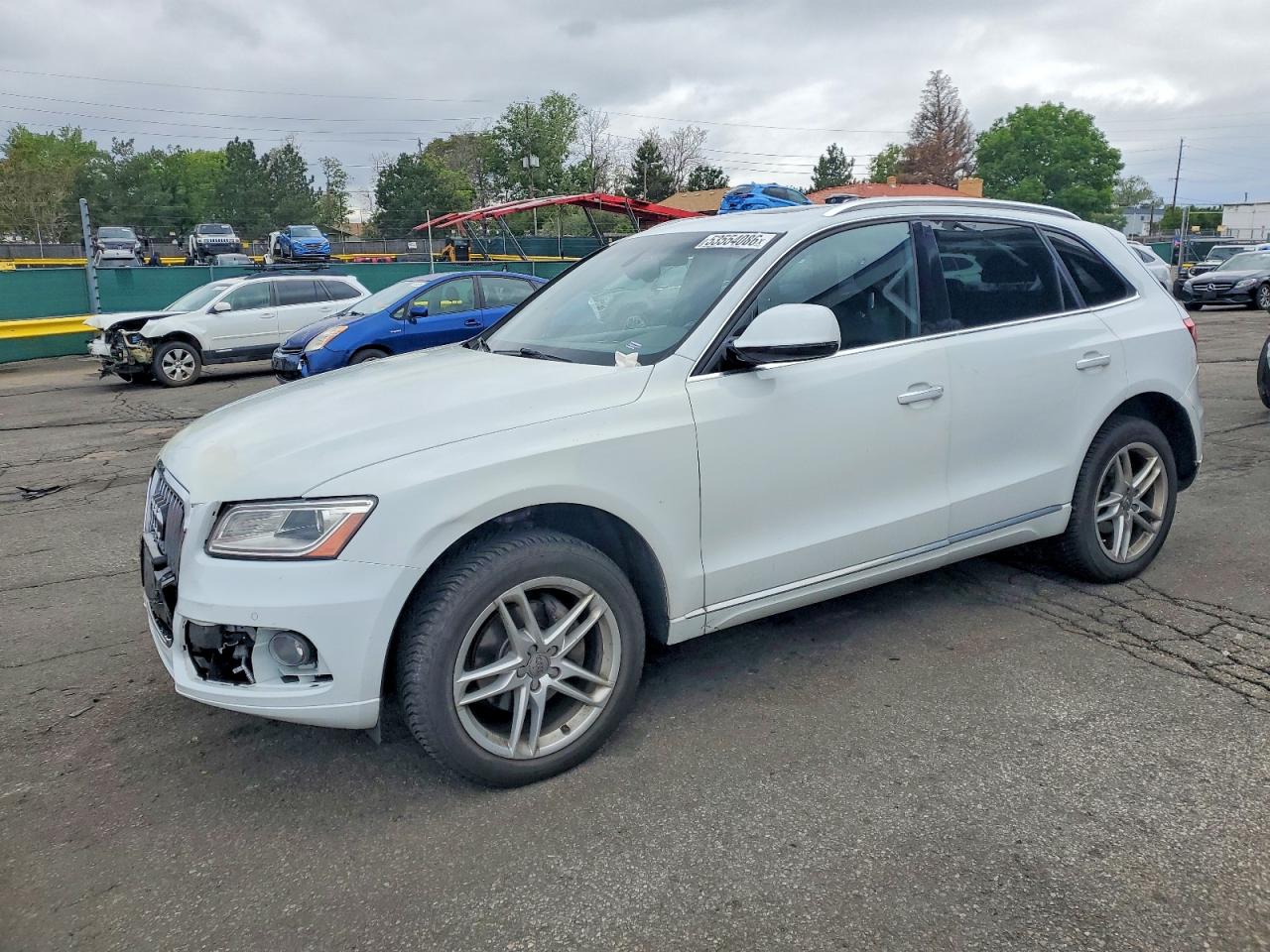 Salvage Audi Q5 Image