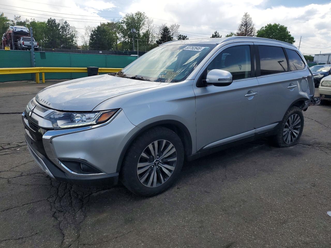 Salvage Mitsubishi Outlander Image