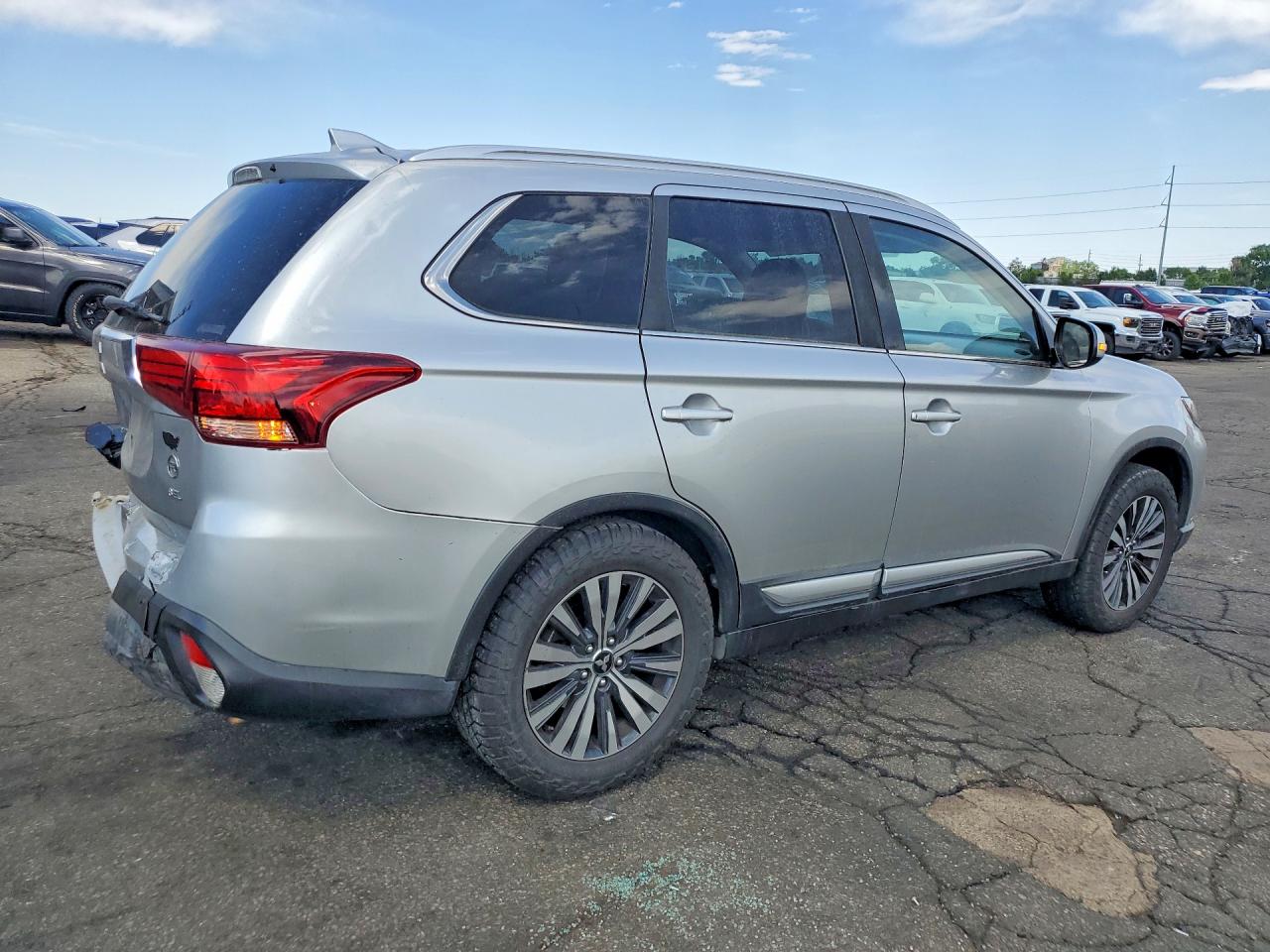 Mitsubishi Outlander Se