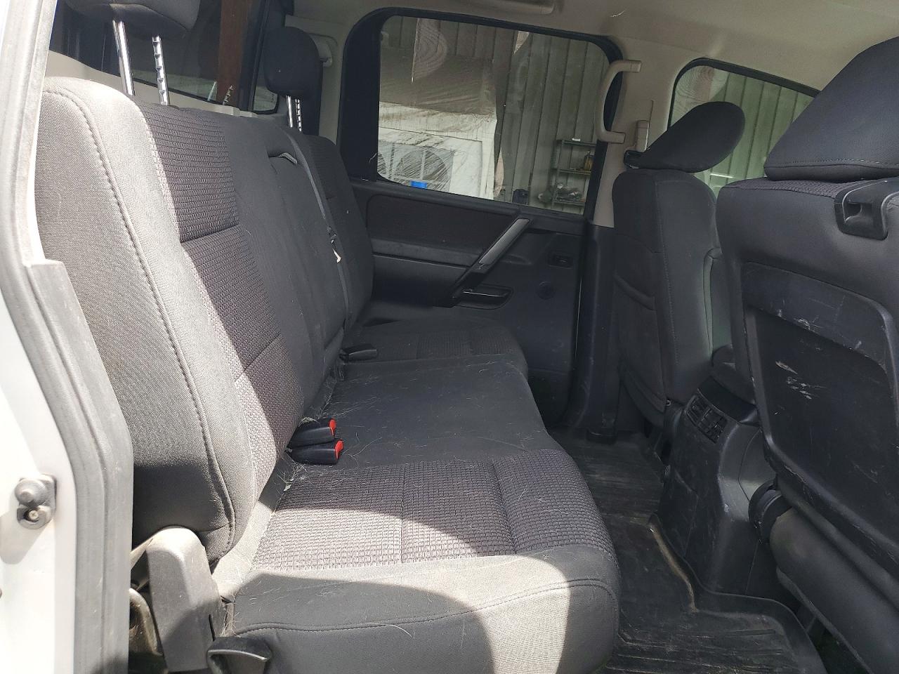 Nissan Titan Se