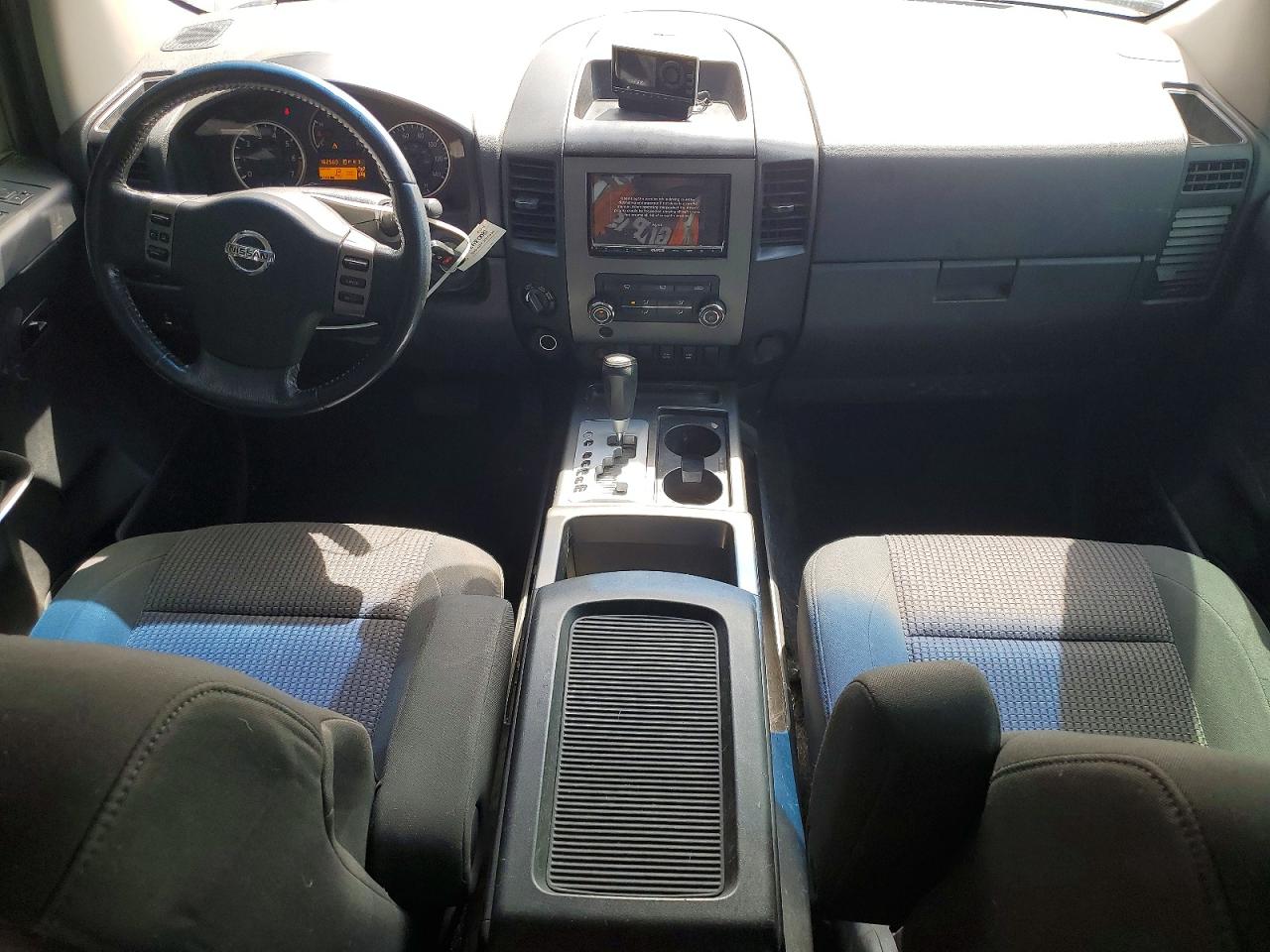 Nissan Titan Se