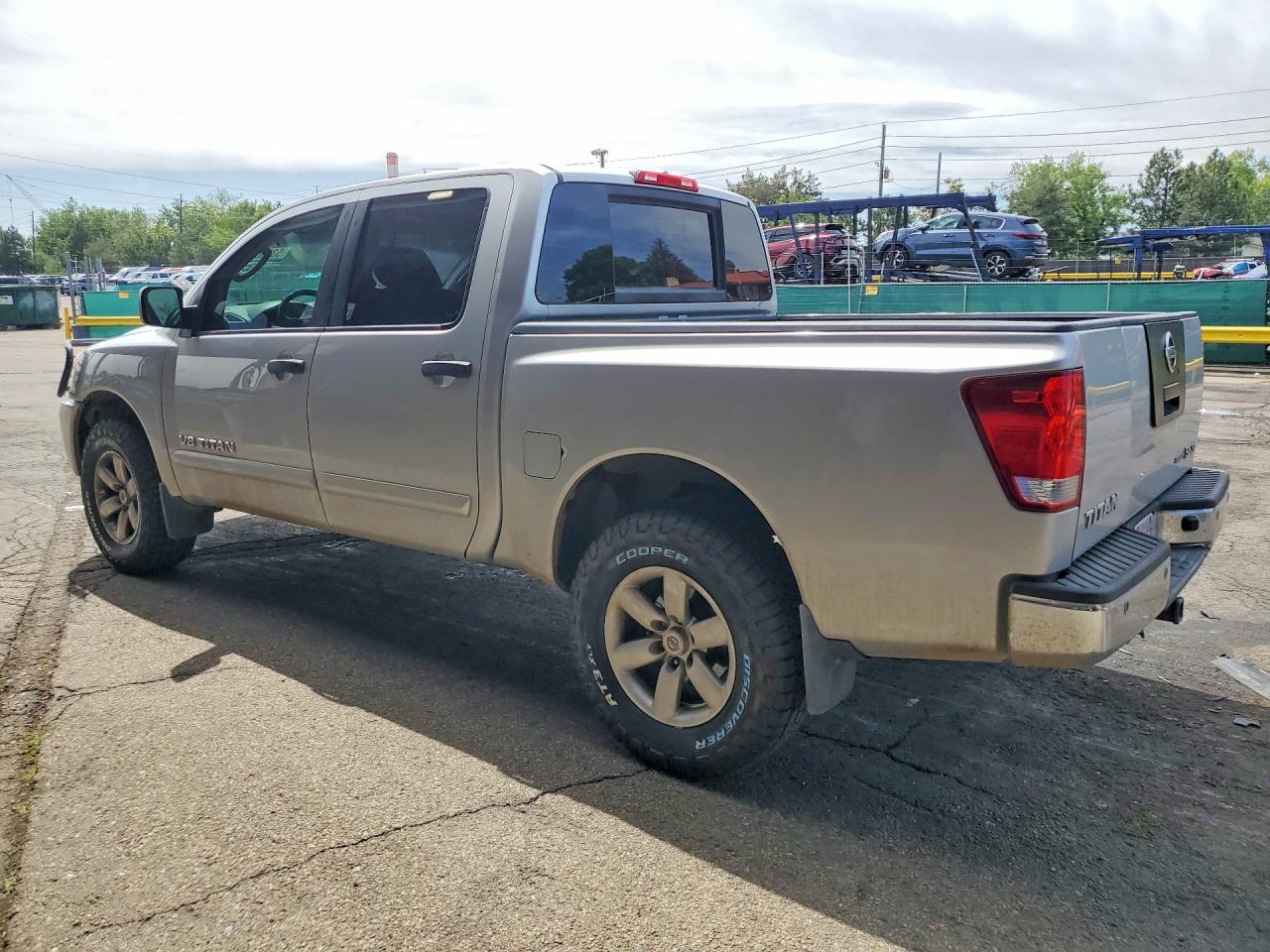 Nissan Titan Se