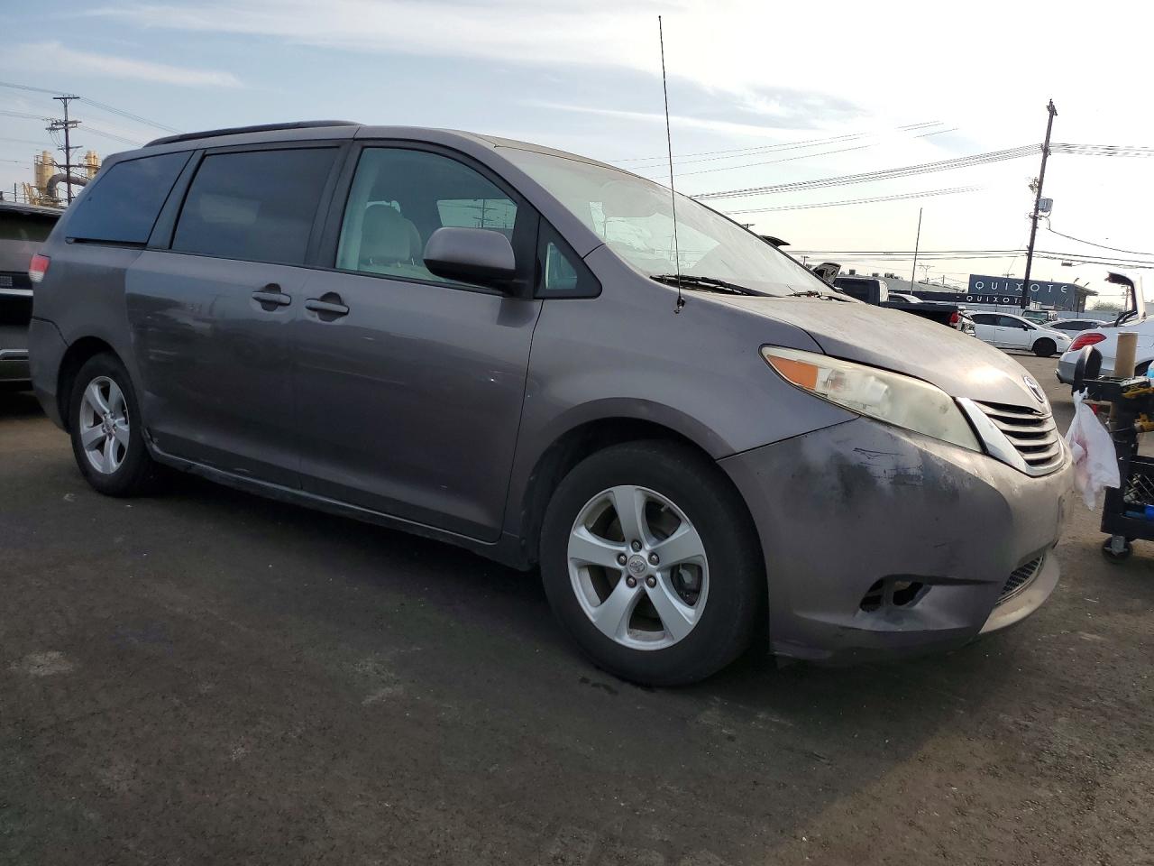 Toyota Sienna Le 8-passenger