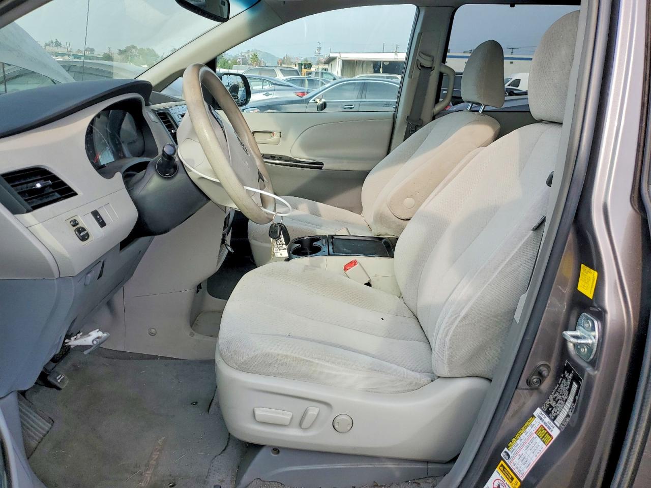 Toyota Sienna Le 8-passenger