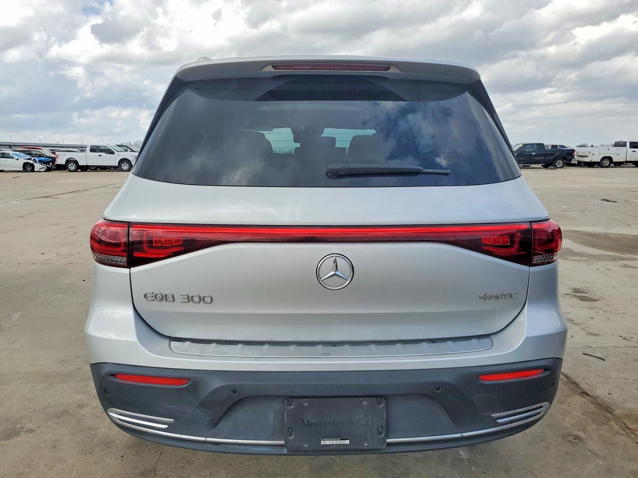 Mercedes-Benz EQB 300 4matic