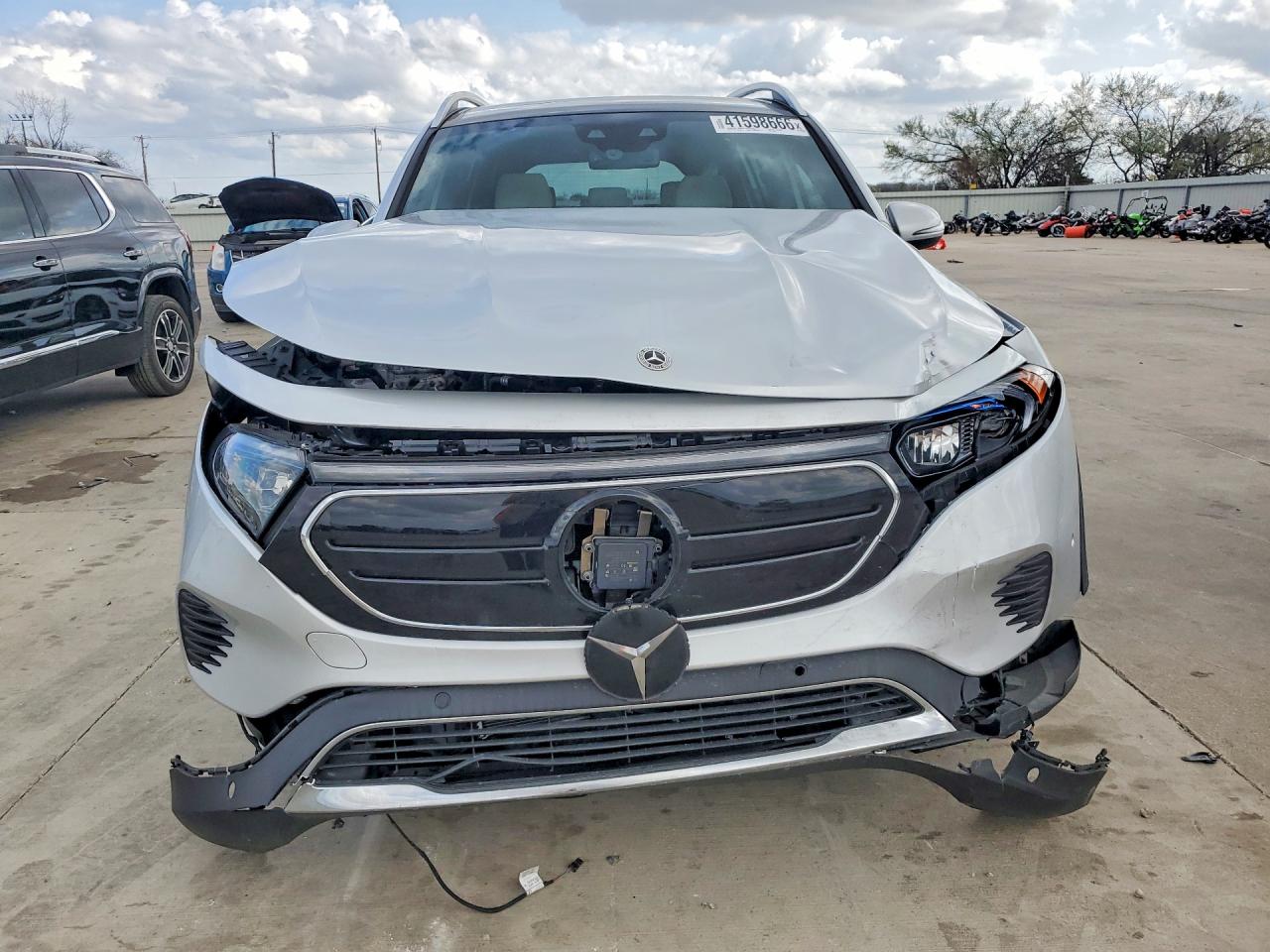 Mercedes-Benz EQB 300 4matic