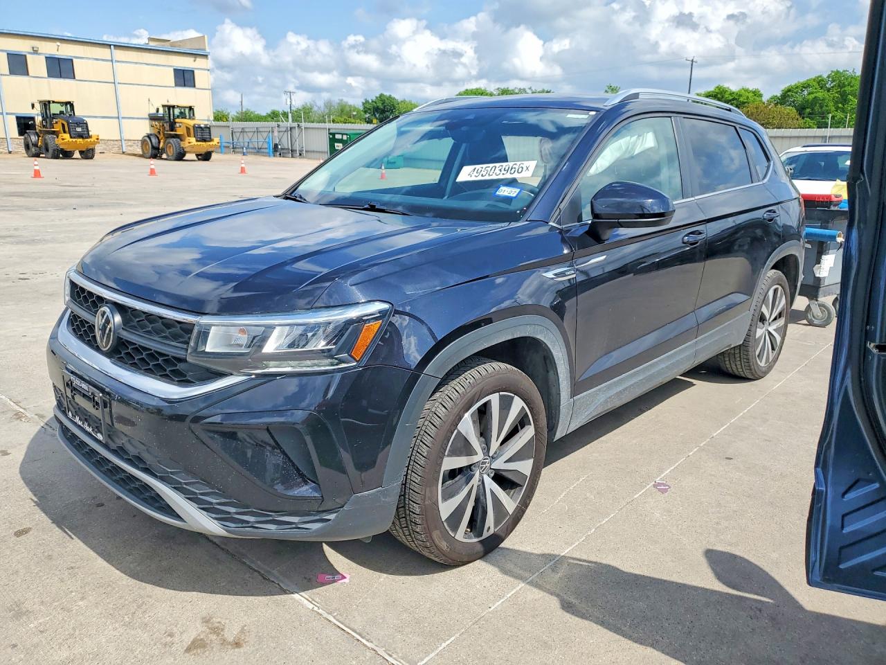 Salvage Volkswagen Taos Image