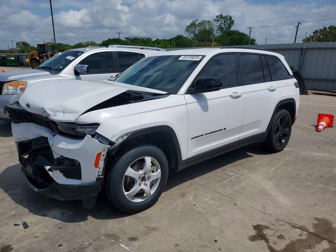 Salvage Jeep Cherokee Image