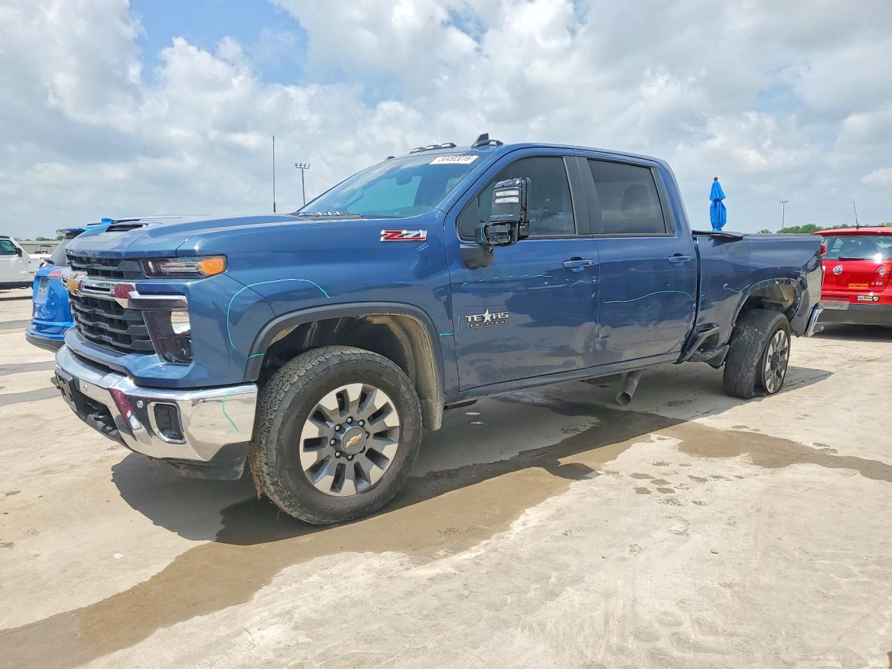 Salvage Chevrolet Silverado Image