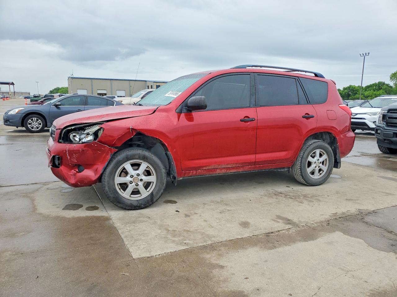 Salvage Toyota RAV4 Image