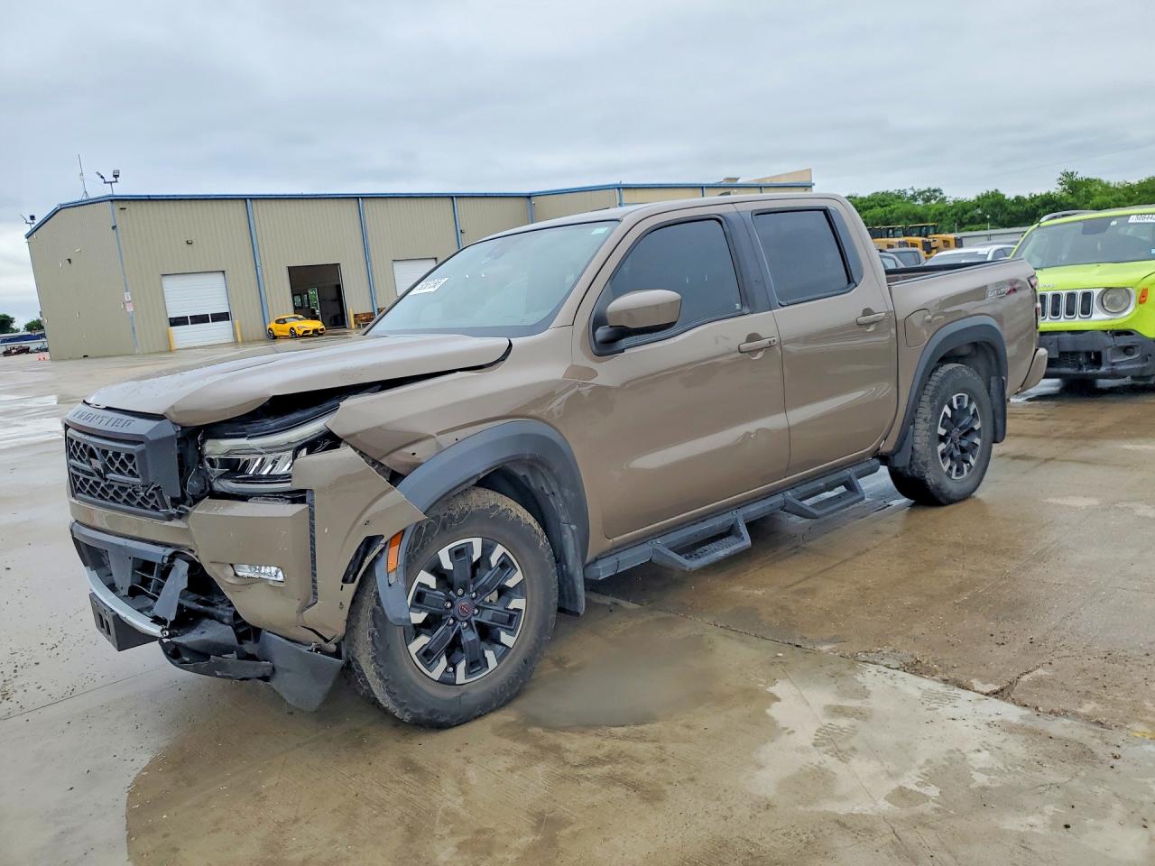 Salvage Nissan Frontier Image