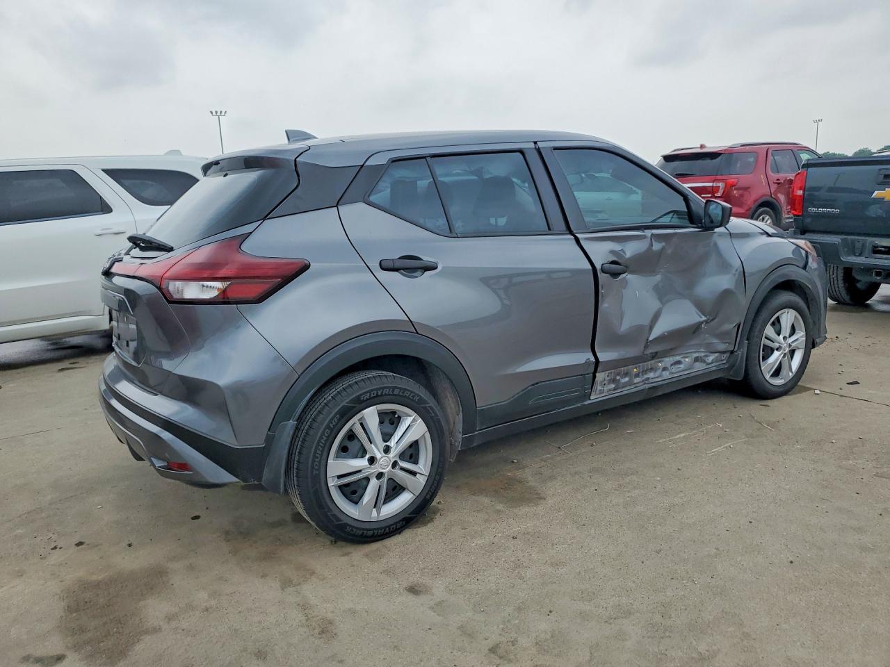 Nissan Kicks S