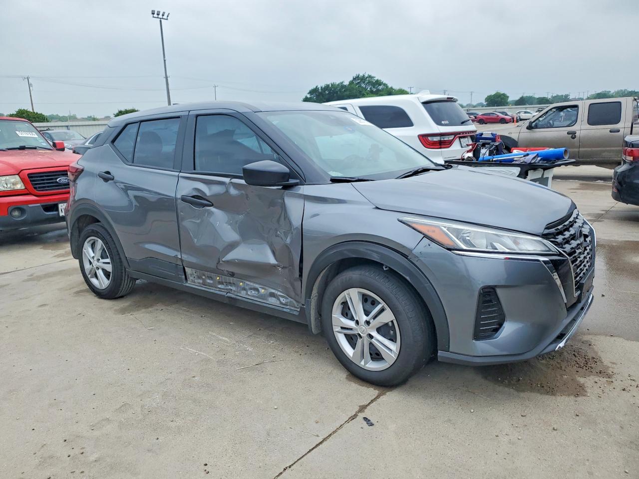 Nissan Kicks S