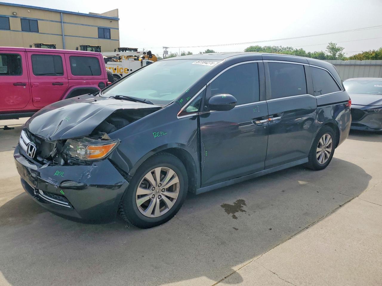 Salvage Honda Odyssey Image