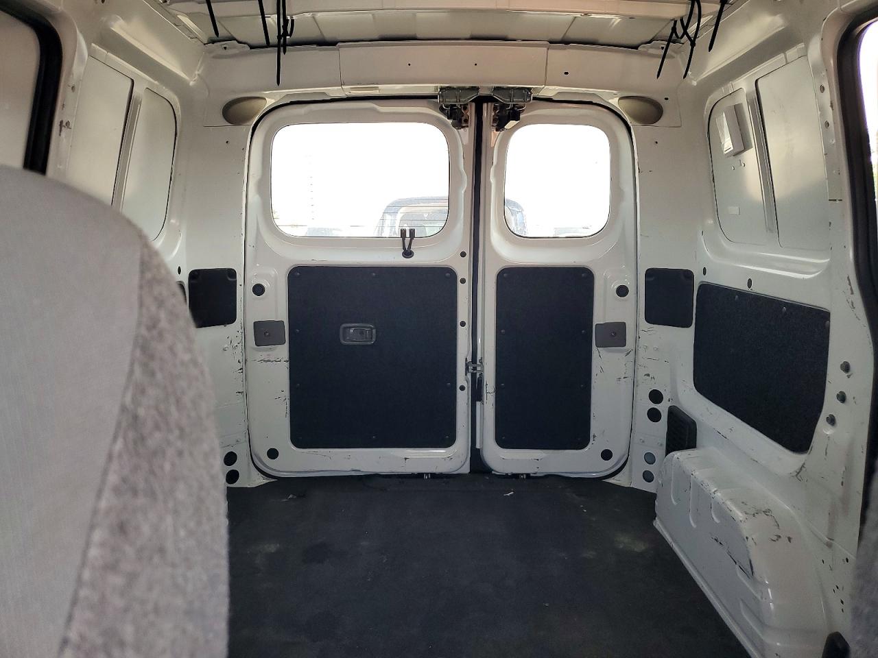 Nissan Nv S
