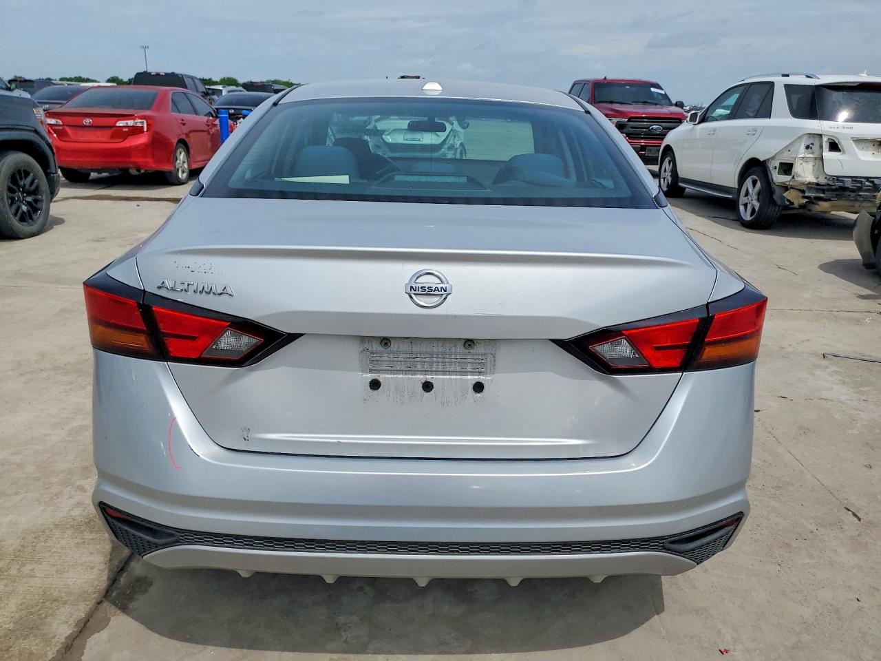 Nissan Altima S