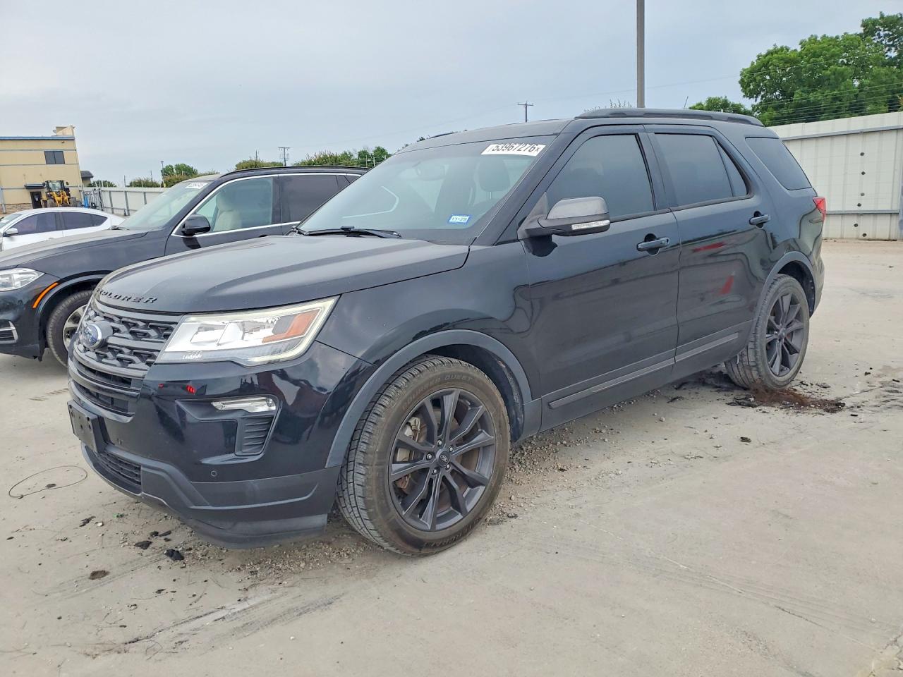 Salvage Ford Explorer Image