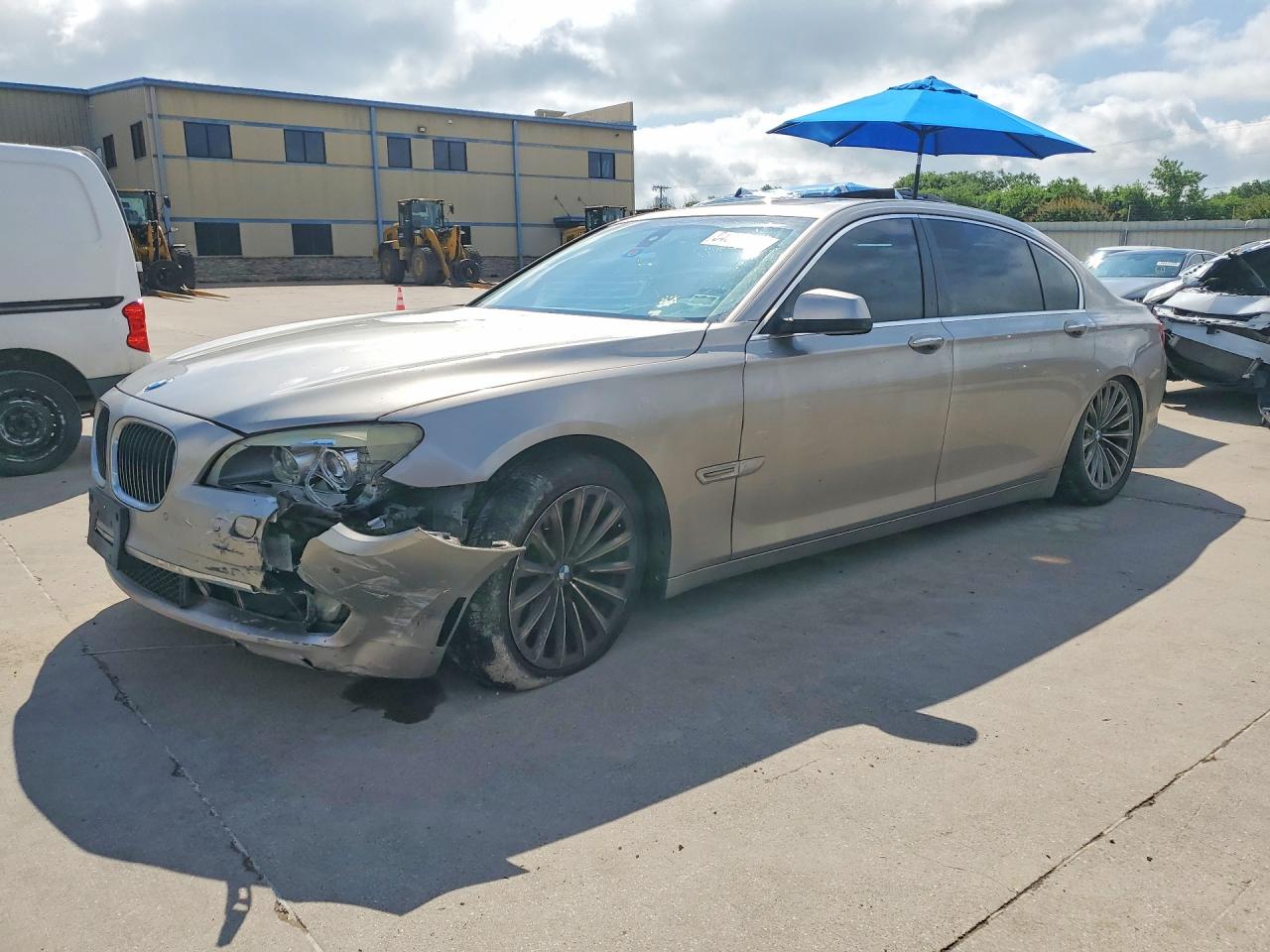 Salvage BMW 7 Series Image