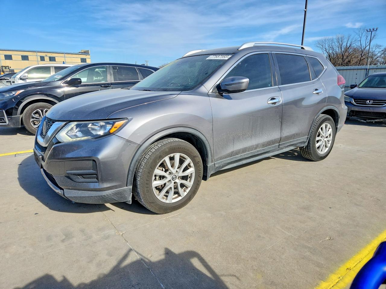 Salvage Nissan Rogue Image