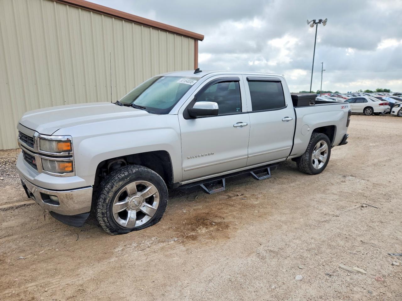 Salvage Chevrolet Silverado Image
