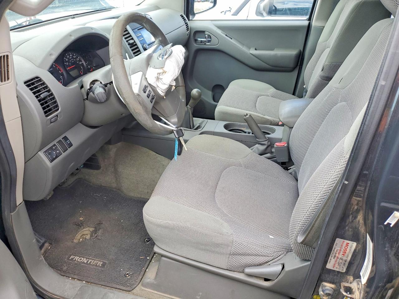 Nissan Frontier Sv
