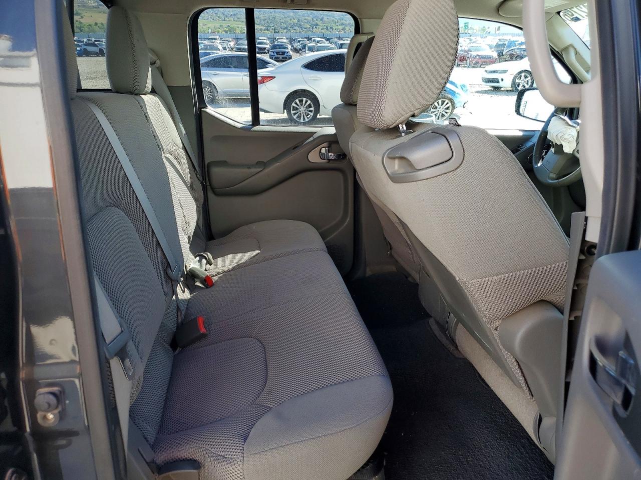 Nissan Frontier Sv