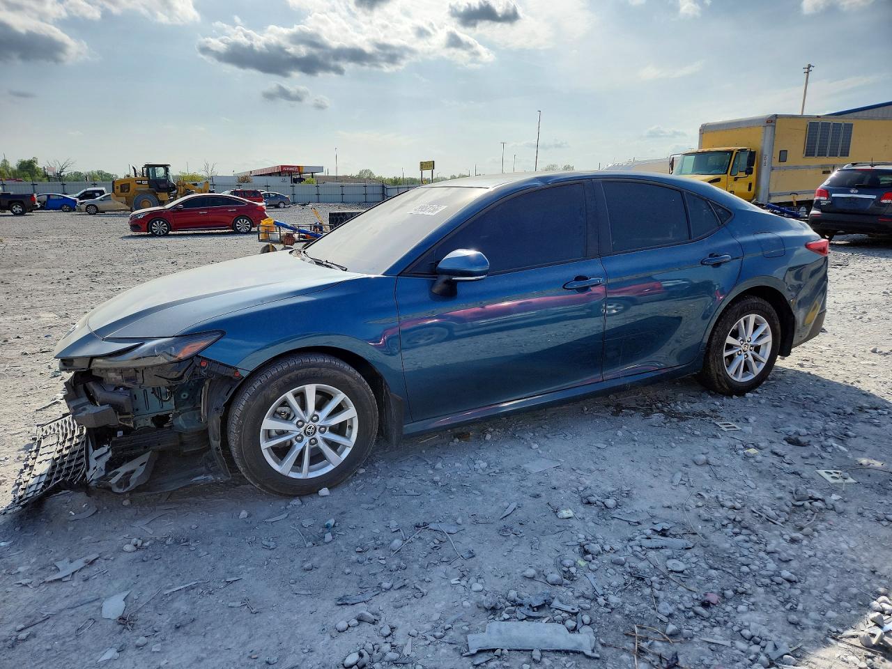 Salvage Toyota Camry Image