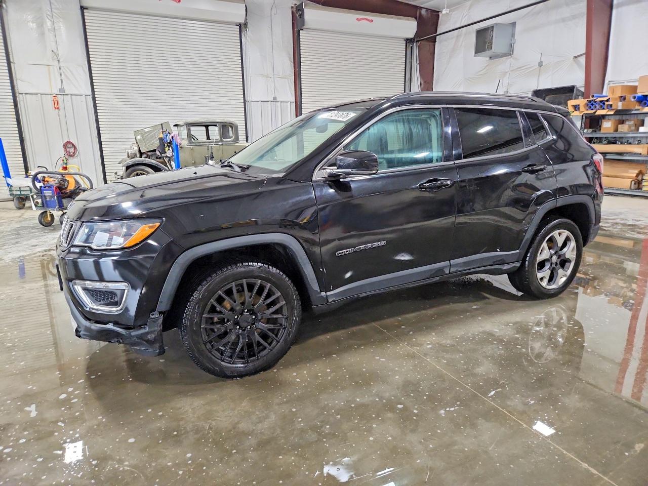 Salvage Jeep Compass Image