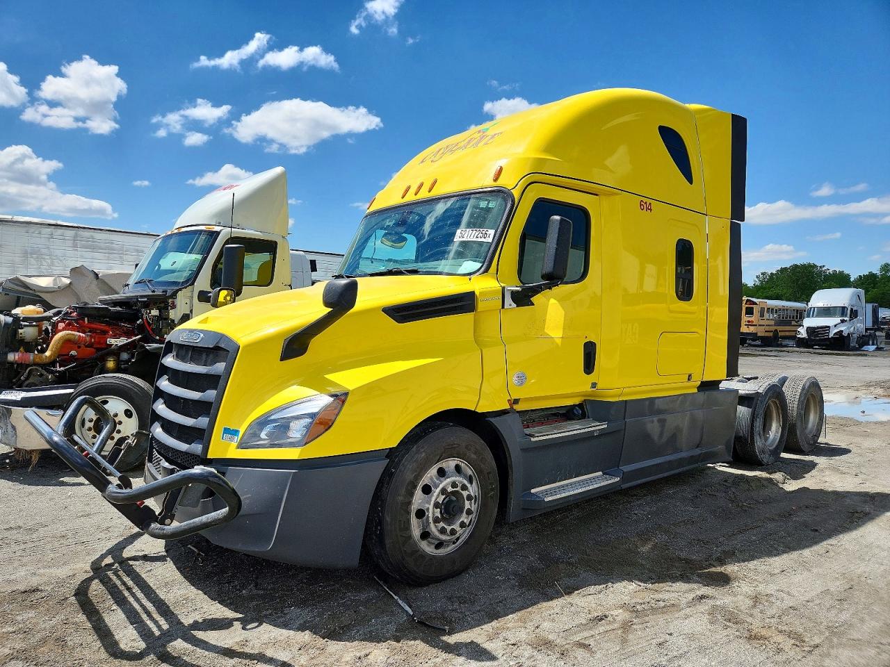 Freightliner Cascadia 126