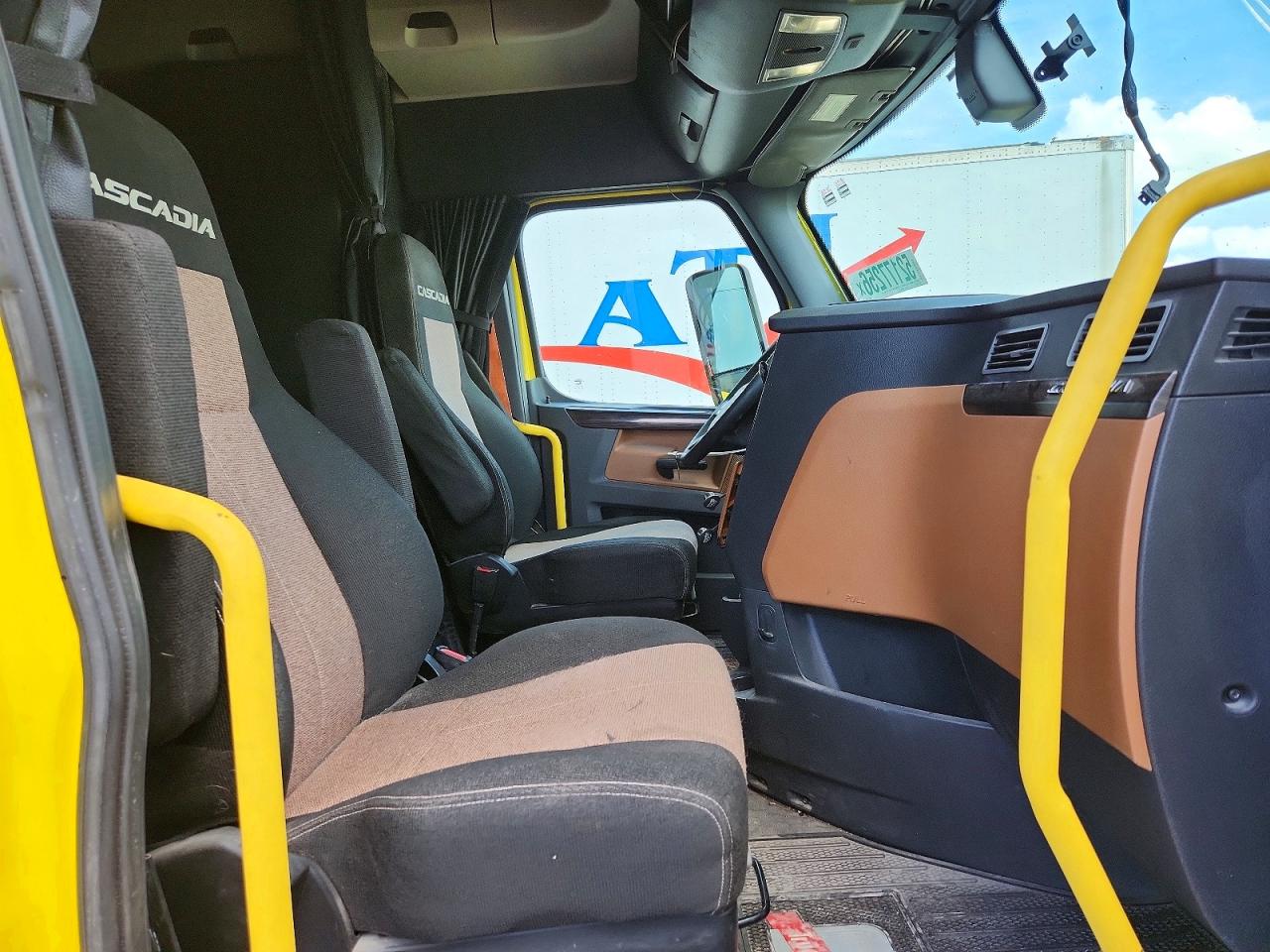 Freightliner Cascadia 126