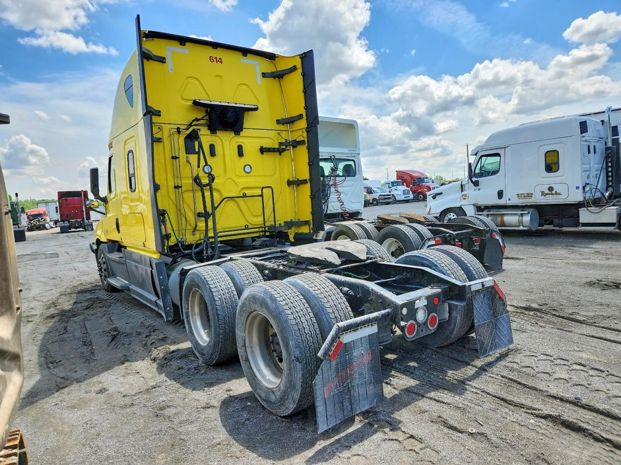 Freightliner Cascadia 126