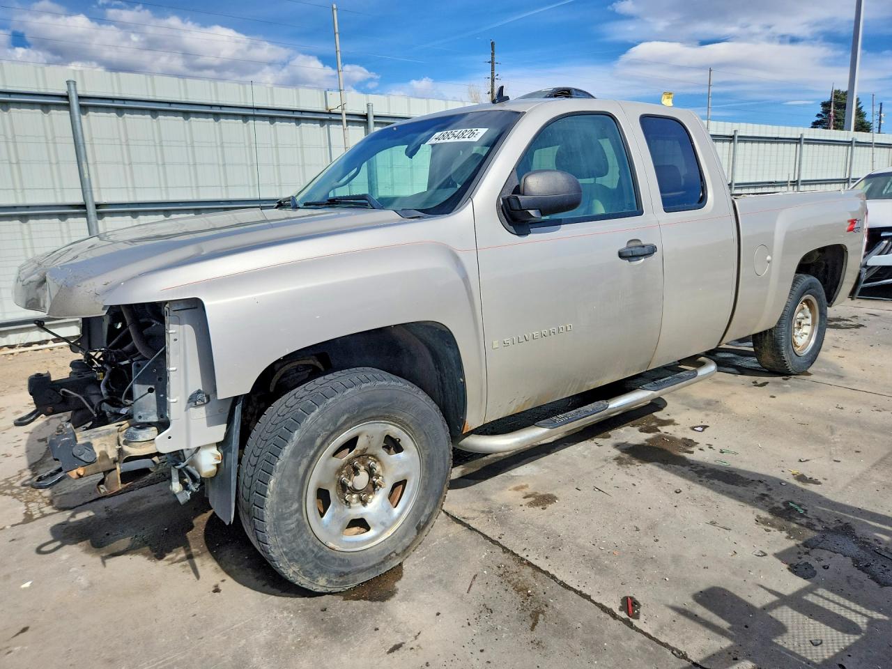 Salvage Chevrolet Silverado Image