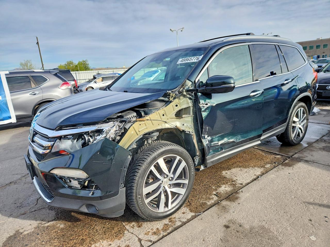 Salvage Honda Pilot Image