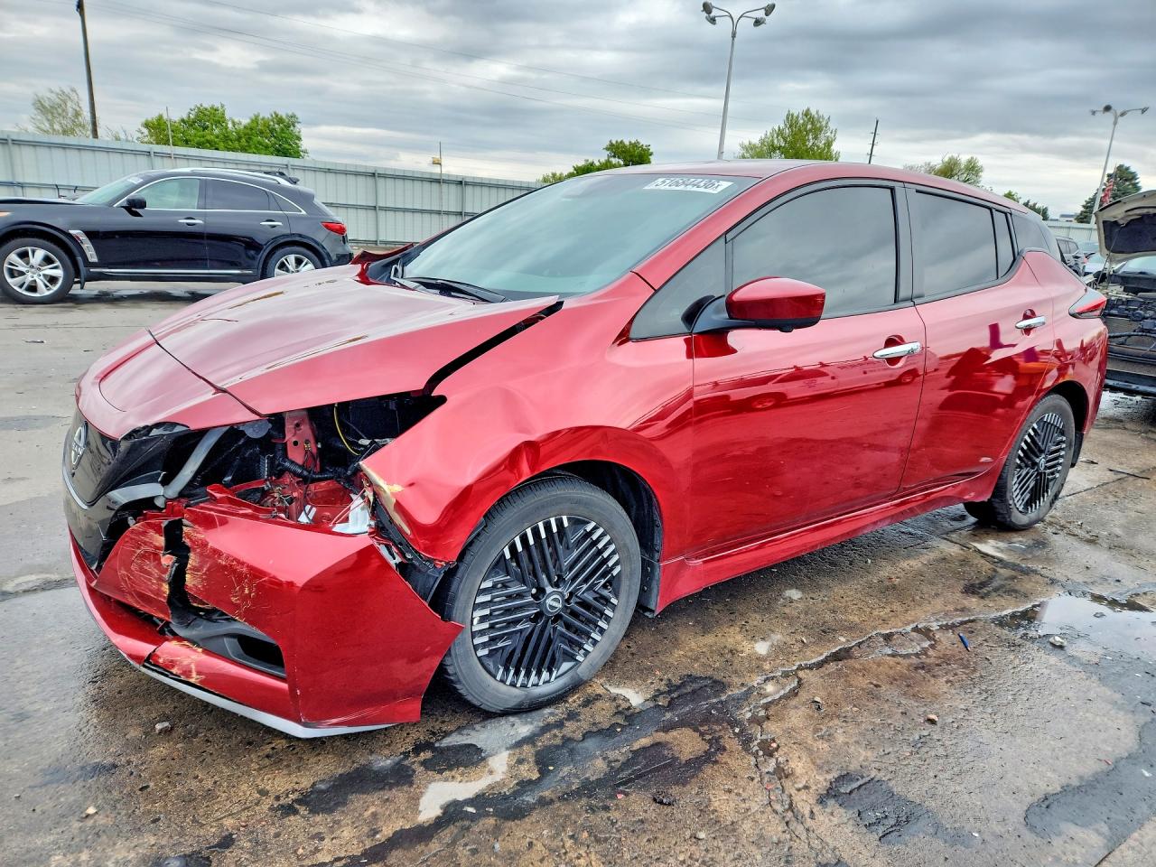 Salvage Nissan LEAF Image