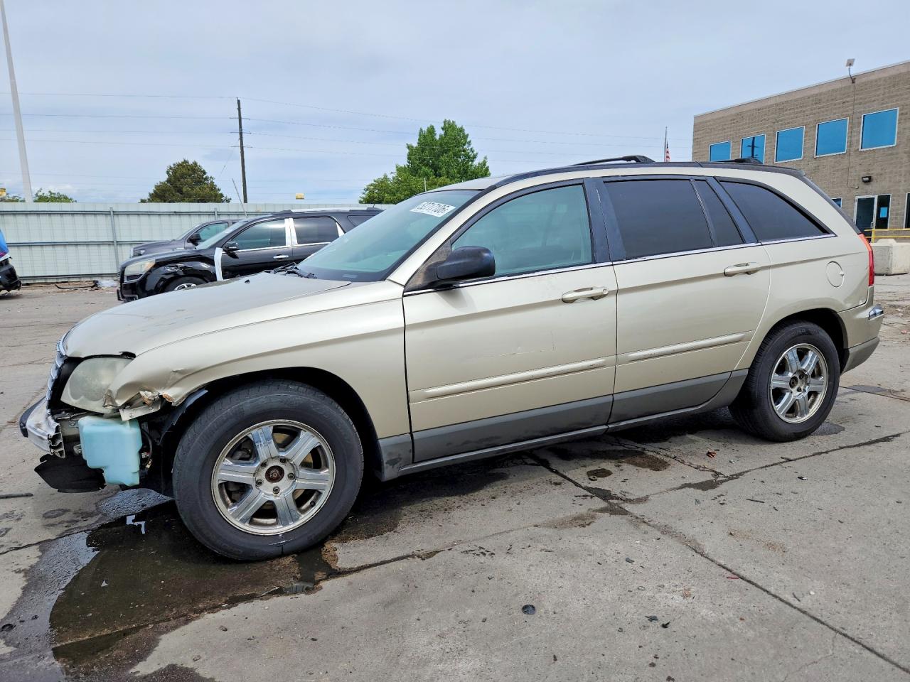 Salvage Chrysler Pacifica Image