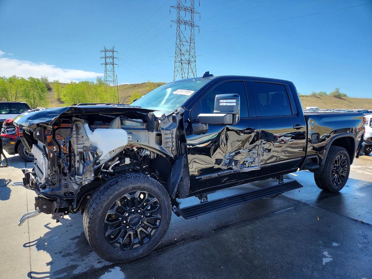 Salvage Chevrolet Silverado Image