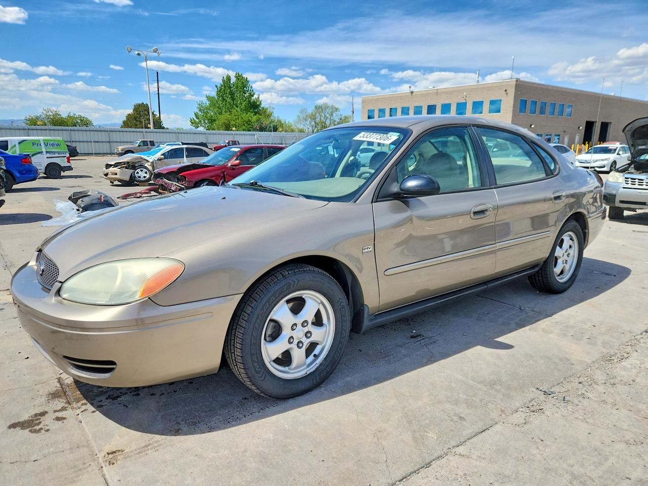 Salvage Ford Taurus Image
