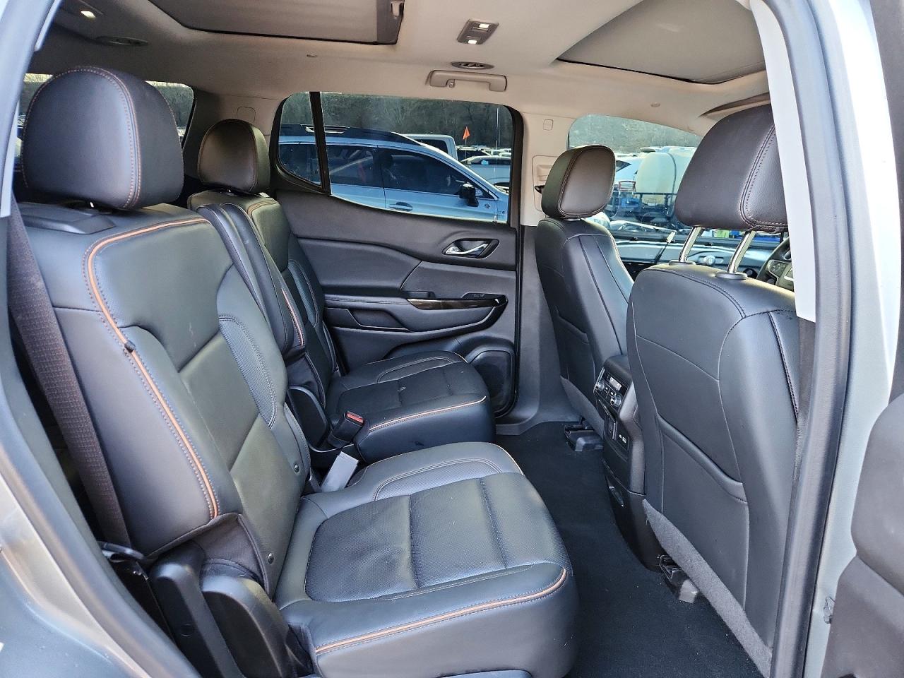 GMC Acadia At4