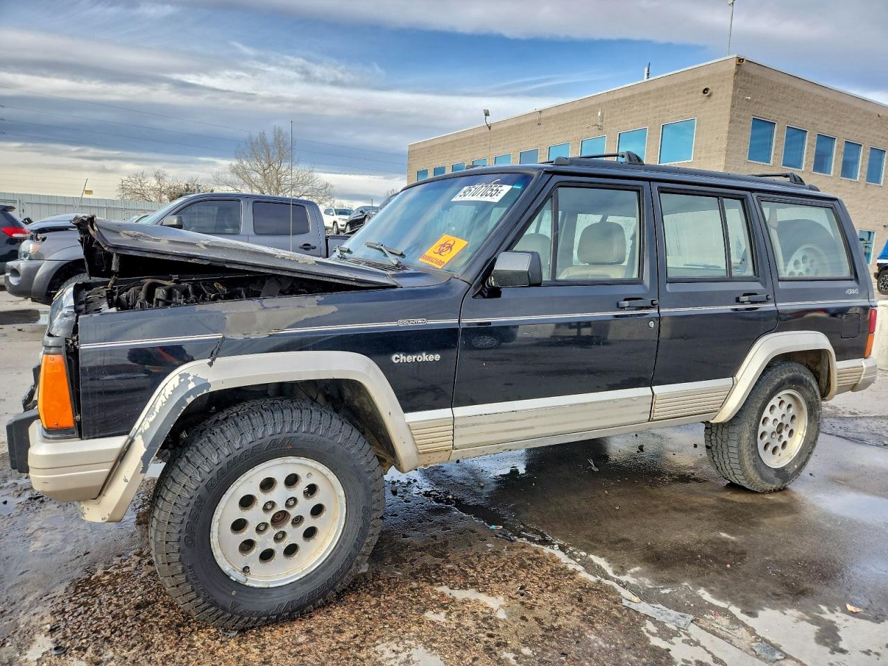 Salvage Jeep Cherokee Image