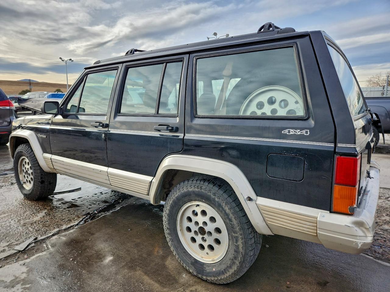 Jeep Cherokee Country