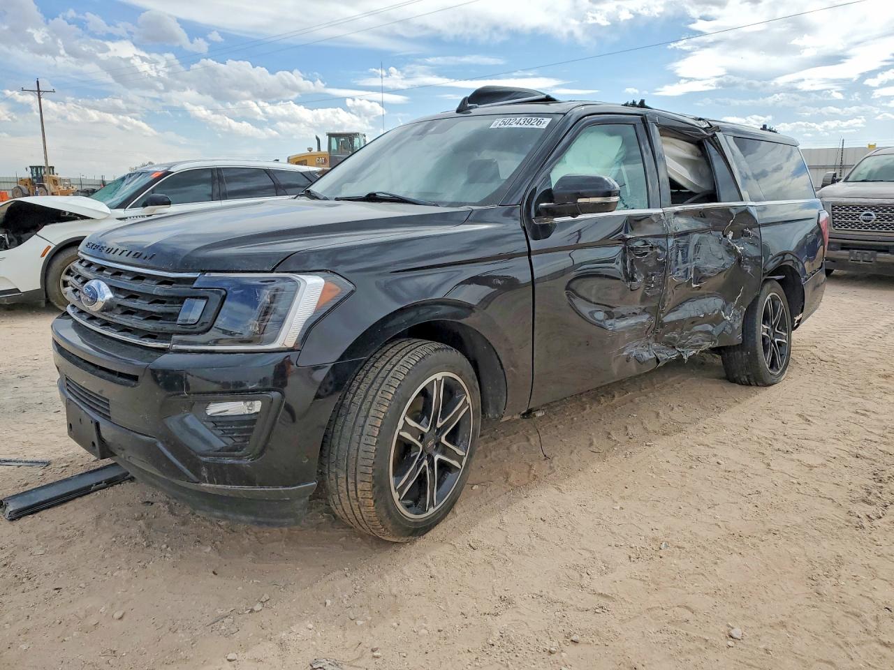 Salvage Ford Expedition Image