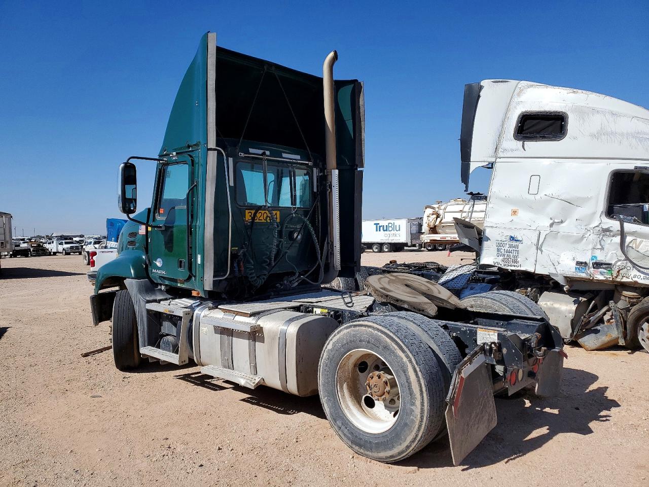 Mack 600