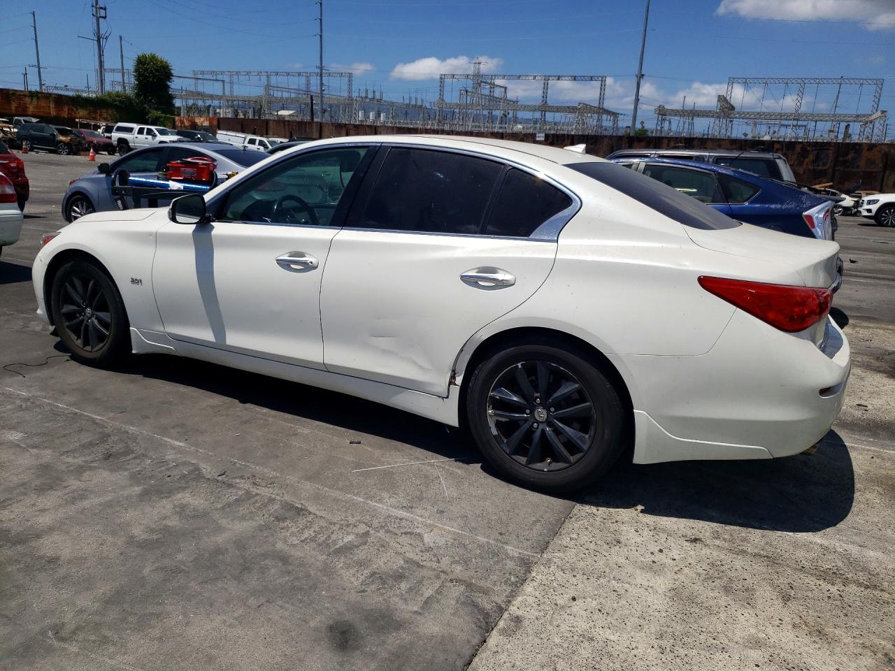 INFINITI Q50 3.0t P 3.0t Premium