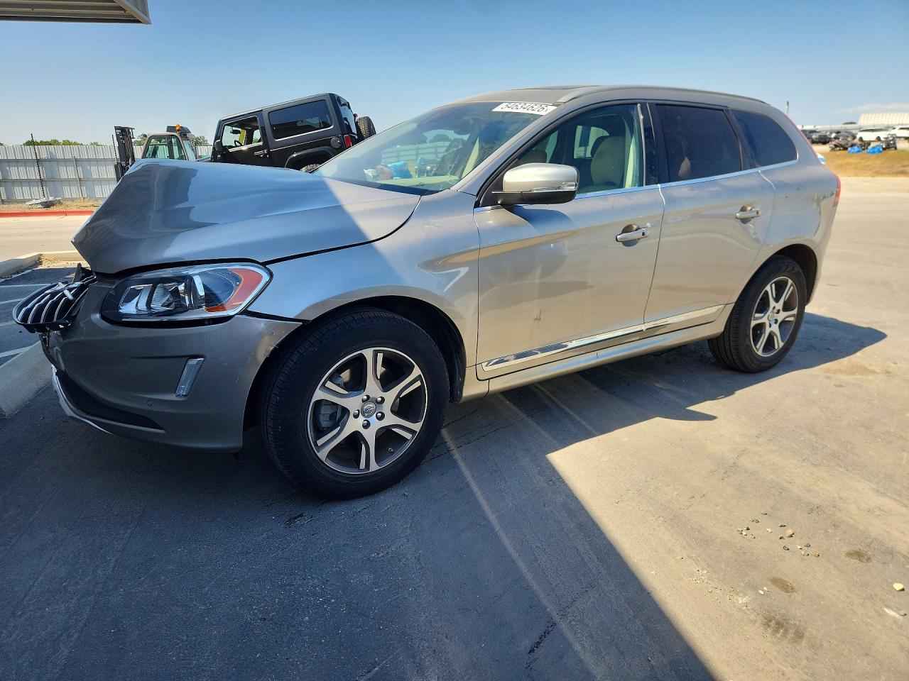 Salvage Volvo XC60 Image